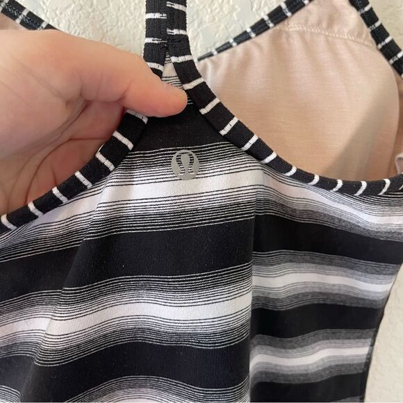 Lululemon Power Y Black and White Striped Tank Size 6 - Picture 4 of 5